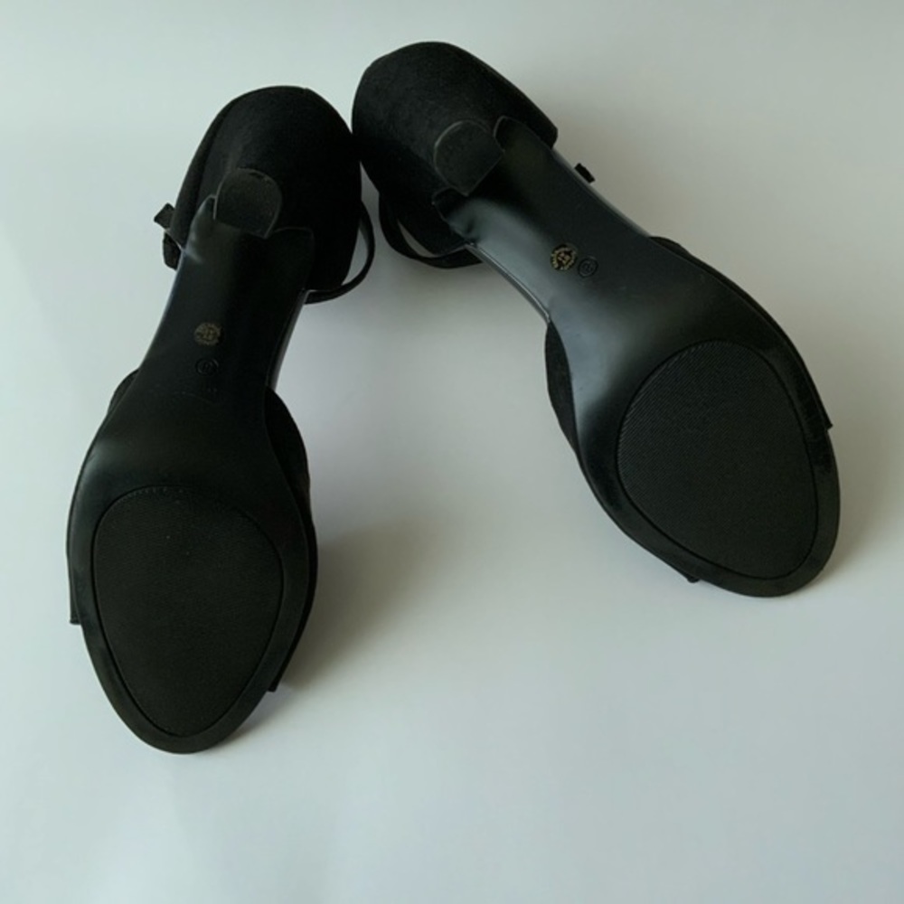 Heels - Picture 3 of 6